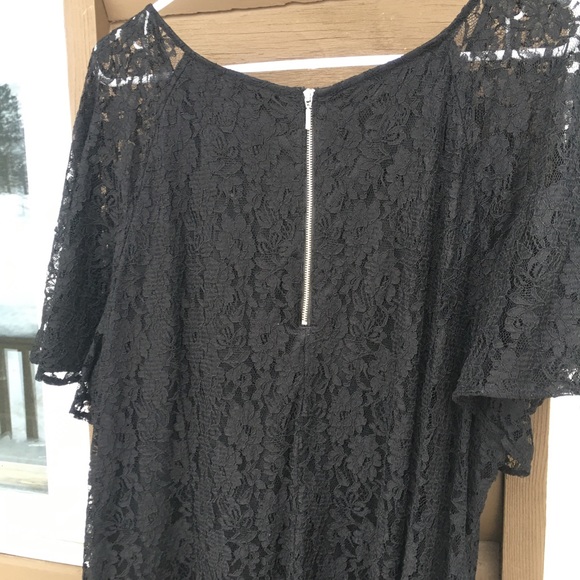 Lacy black dress - Picture 2 of 5